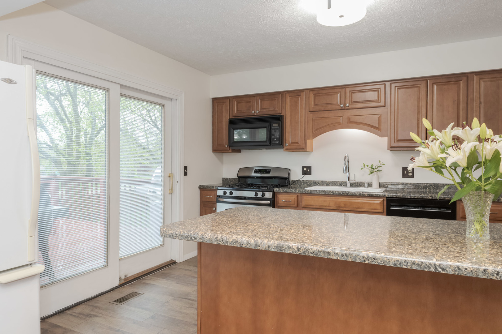 1102 Andover Road Bloomington, IL 61704 - Photo 17 of 58 Gallery Image 17