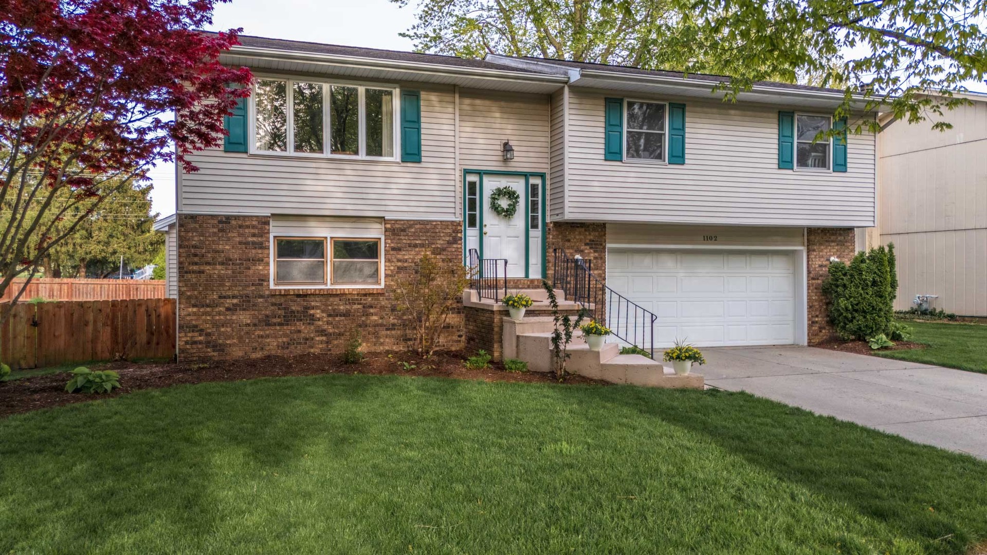 1102 Andover Road Bloomington, IL 61704 - Photo 3 of 58 Gallery Image 3