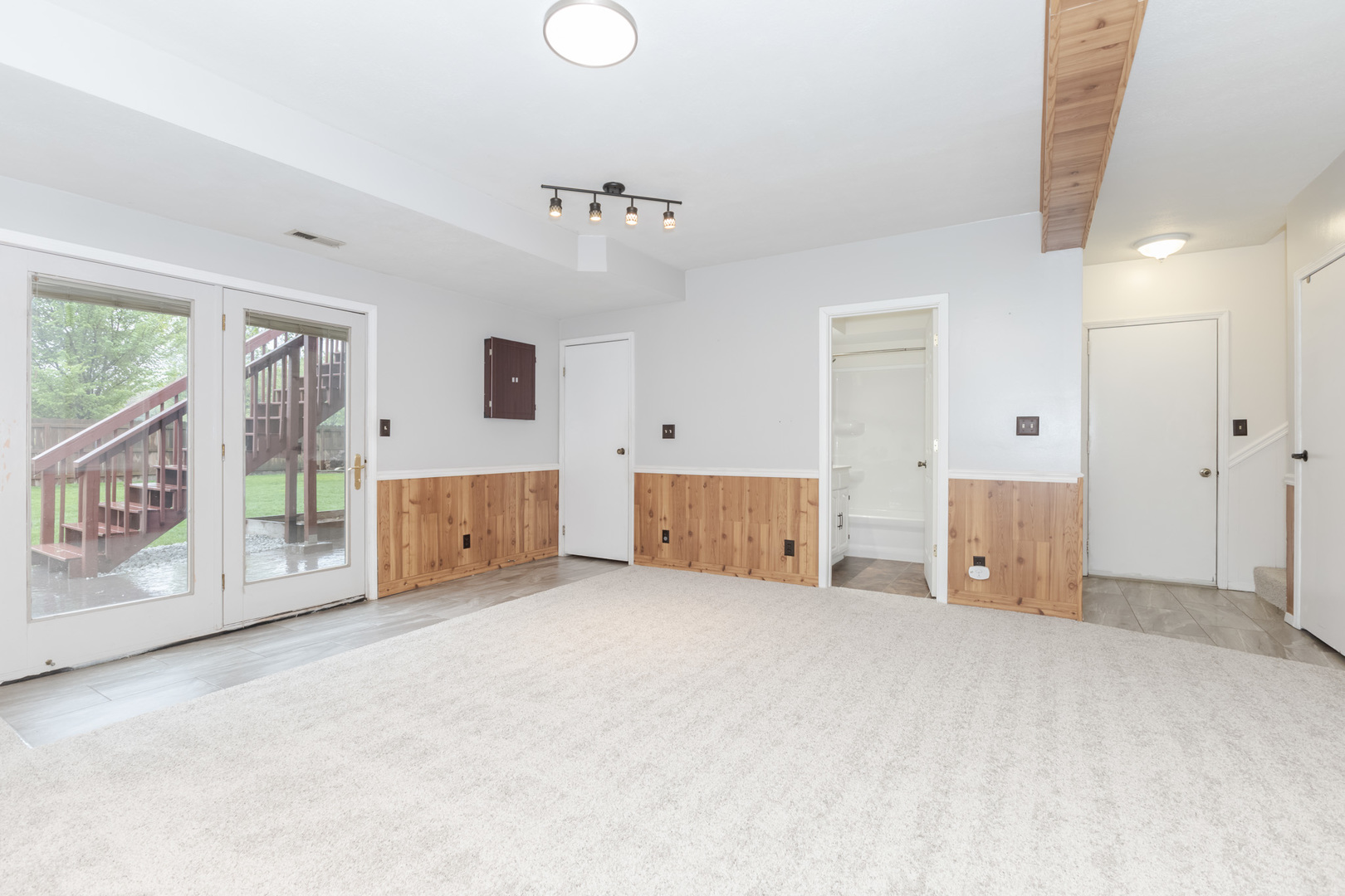 1102 Andover Road Bloomington, IL 61704 - Photo 37 of 58 Gallery Image 37