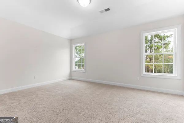 a view of house with garden