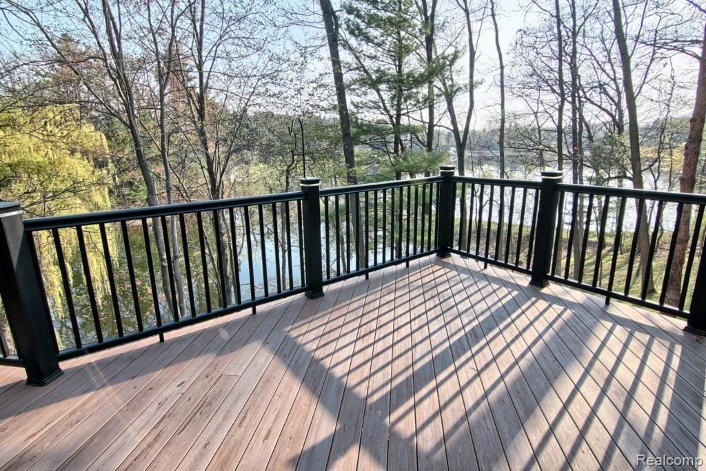 3539 33 Mile Road Romeo, MI 48065 - Photo 33 of 39 Deck.jpg