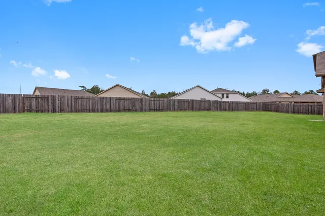 $2,100 | 18101 Woodpecker Trail, New Caney, TX 77357