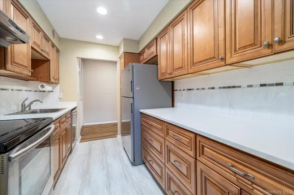 $349,000 | 250 North Village Avenue, Unit A16, Rockville Centre, NY 11570