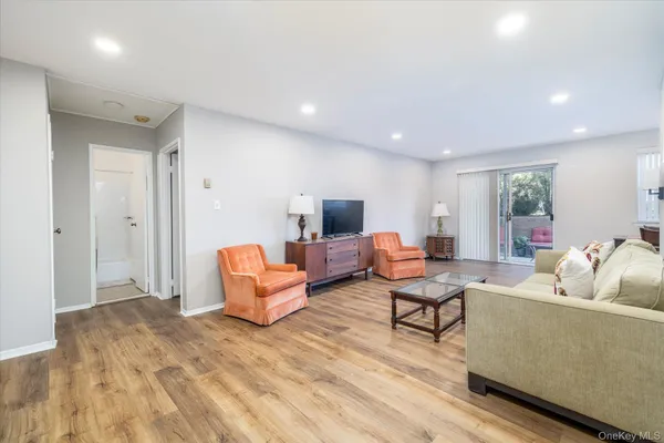 $349,000 | 250 North Village Avenue, Unit A16, Rockville Centre, NY 11570