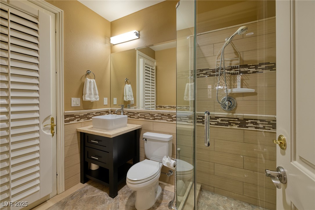 164 Augusta Street Henderson, NV 89074 - Photo 44 of 64 Pool Bath