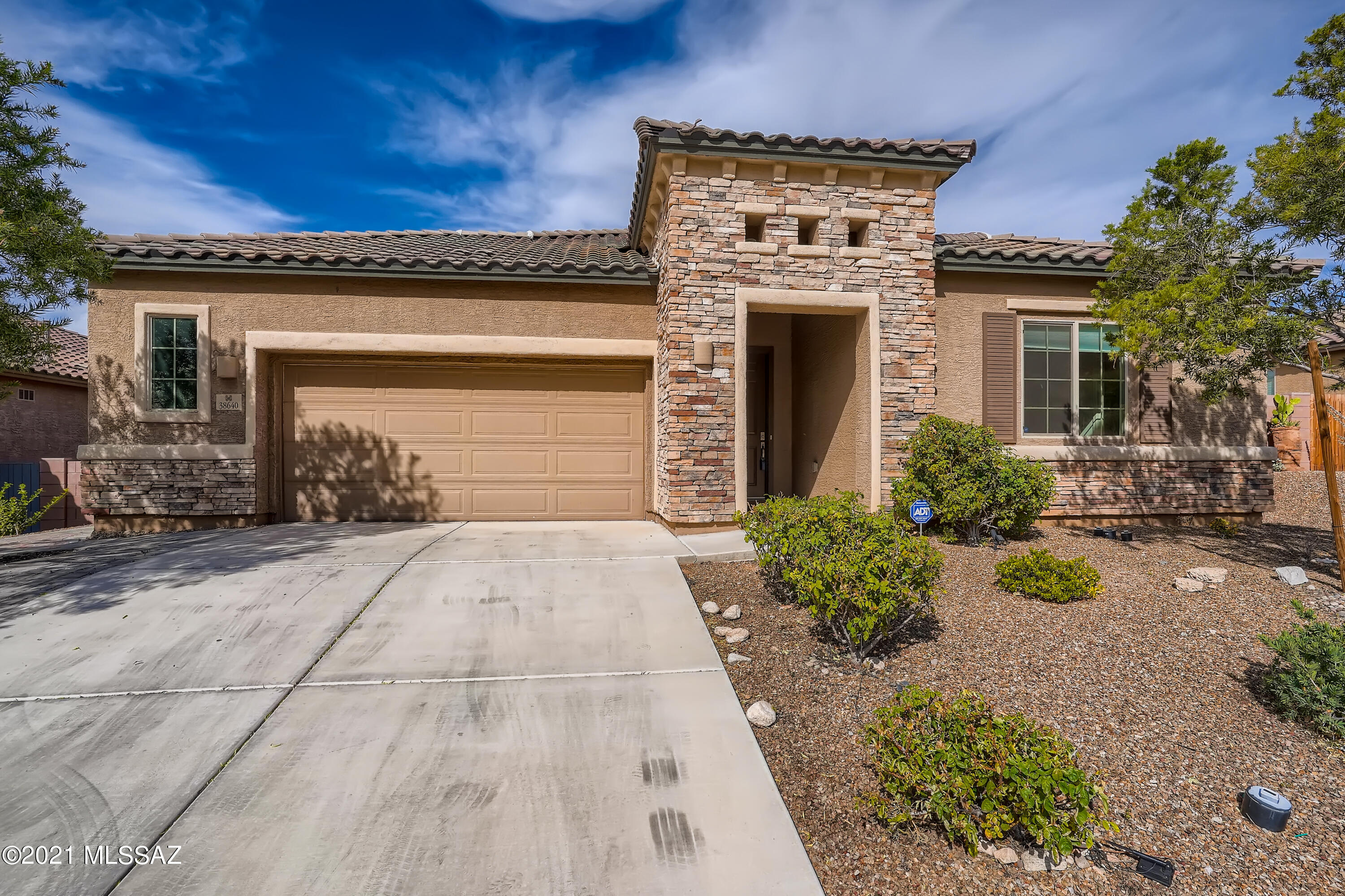 38640 South Running Roses Lane Tucson, AZ 85739 - Photo 1 of 32