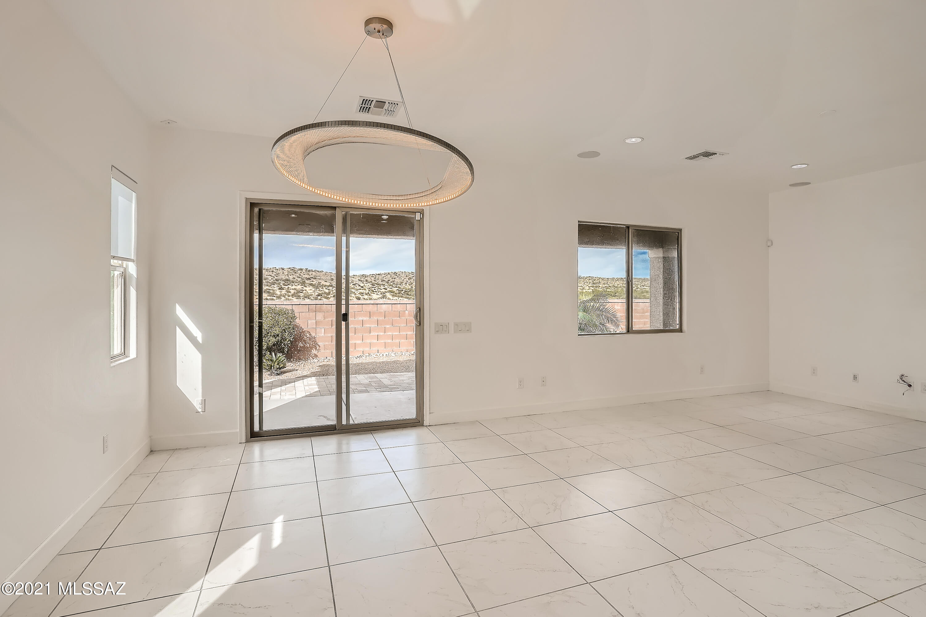 38640 South Running Roses Lane Tucson, AZ 85739 - Photo 7 of 32