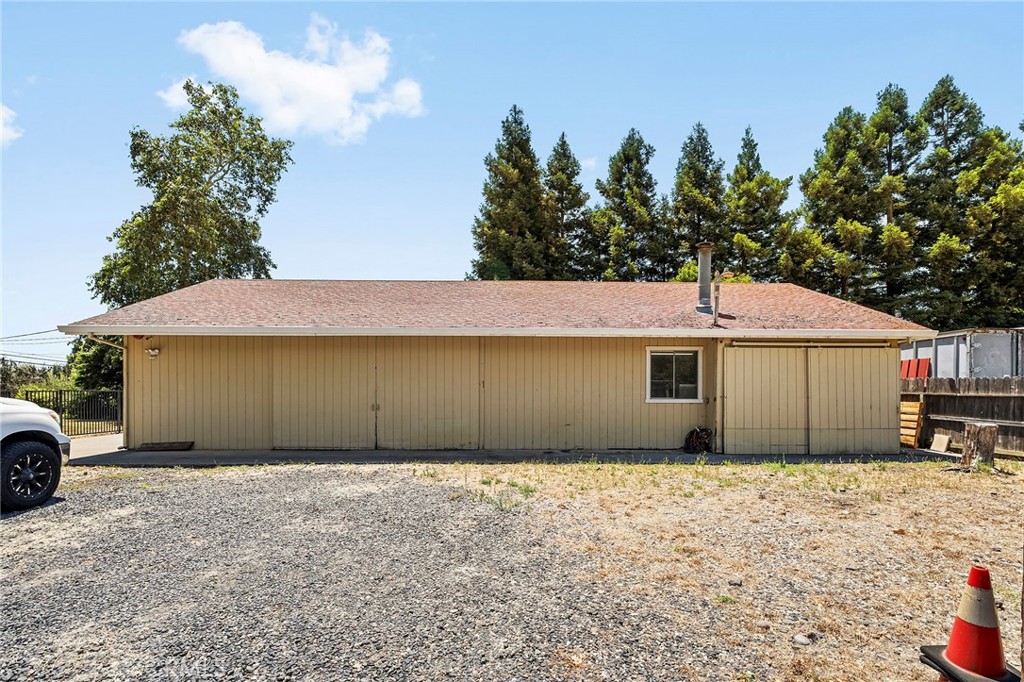 9857 Lott Road Durham, CA 95938 - Photo 33 of 42 1800 sq ft. shop