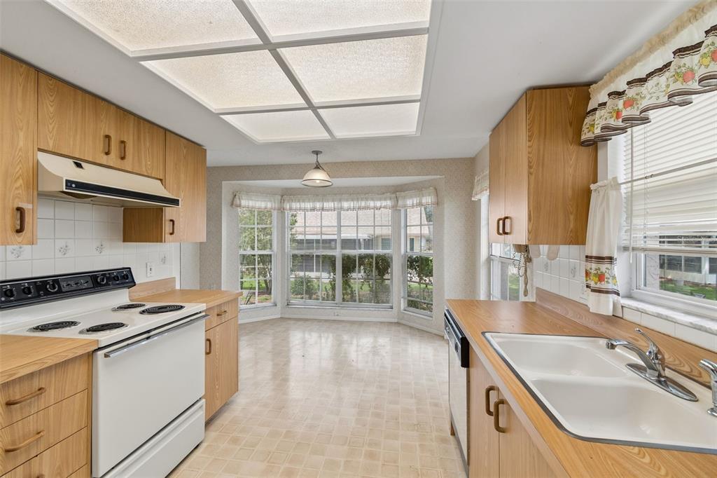 4643 Sandpointe Drive New Port Richey, FL 34655 - Photo 13 of 32