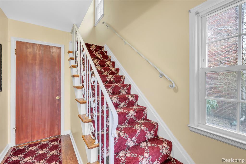 857 Harcourt Road Grosse Pointe, MI 48230 - Photo 29 of 33