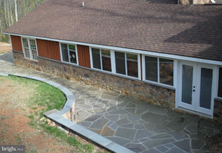 84 Seminole Road Chester Gap, VA 22623 - Photo 16 of 28 Exterior (Rear)
