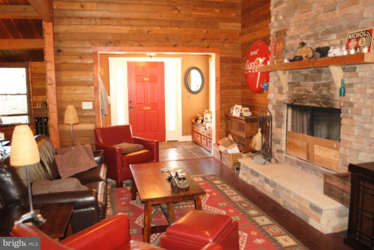84 Seminole Road Chester Gap, VA 22623 - Photo 26 of 28 Living Room
