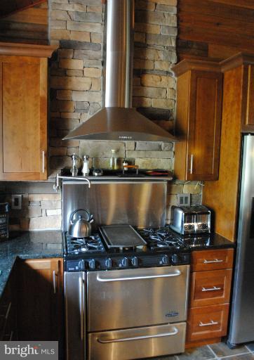 84 Seminole Road Chester Gap, VA 22623 - Photo 8 of 28 Kitchen