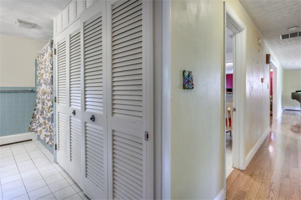 7 Ridgefield Road Wayland, MA 01778 - Photo 20 of 30 Gallery Image 20
