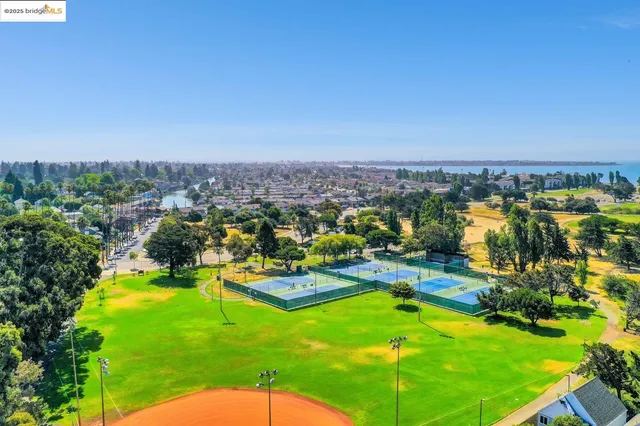 $1,048,800 | 1220 9th Street, Alameda, CA 94501