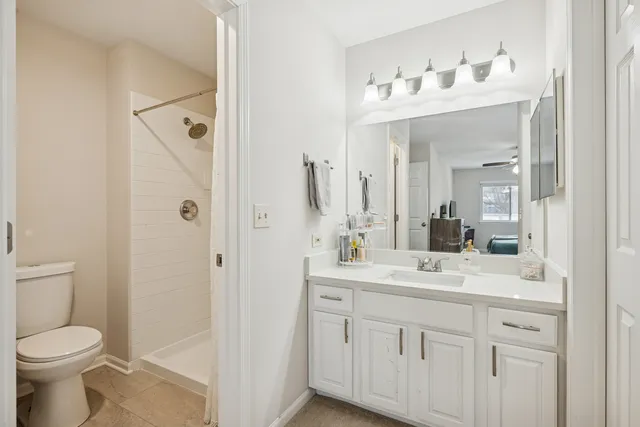 $235,000 | 305 Crestview Drive, Unit D, Wauconda, IL 60084