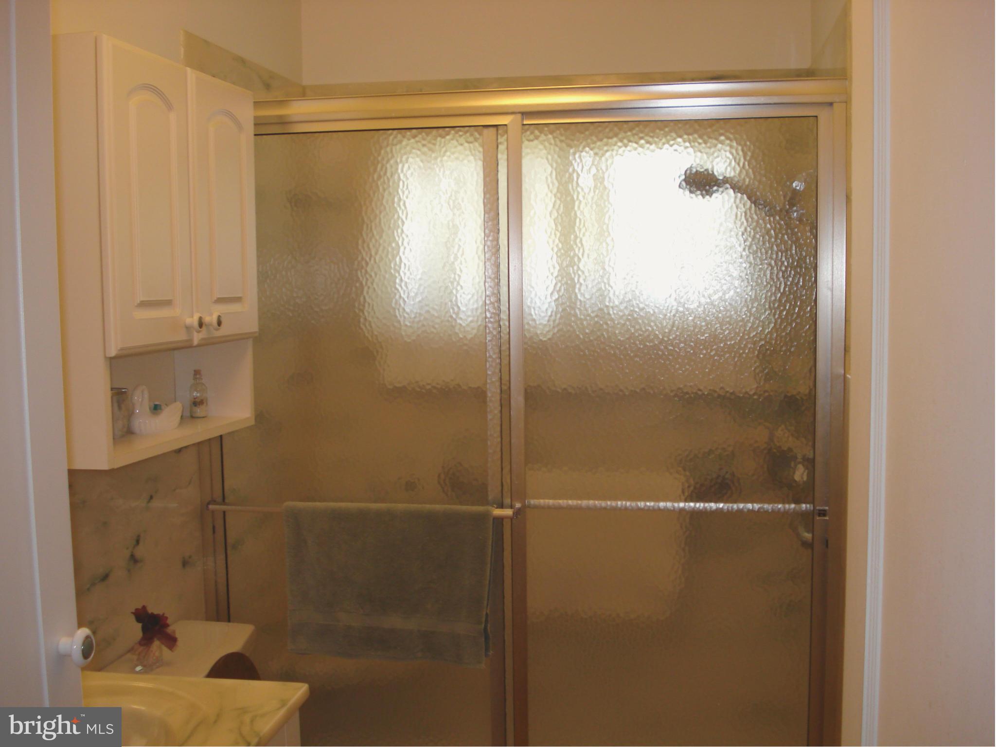 2459 Woodcroft Road Baltimore, MD 21234 - Photo 9 of 13 Bath