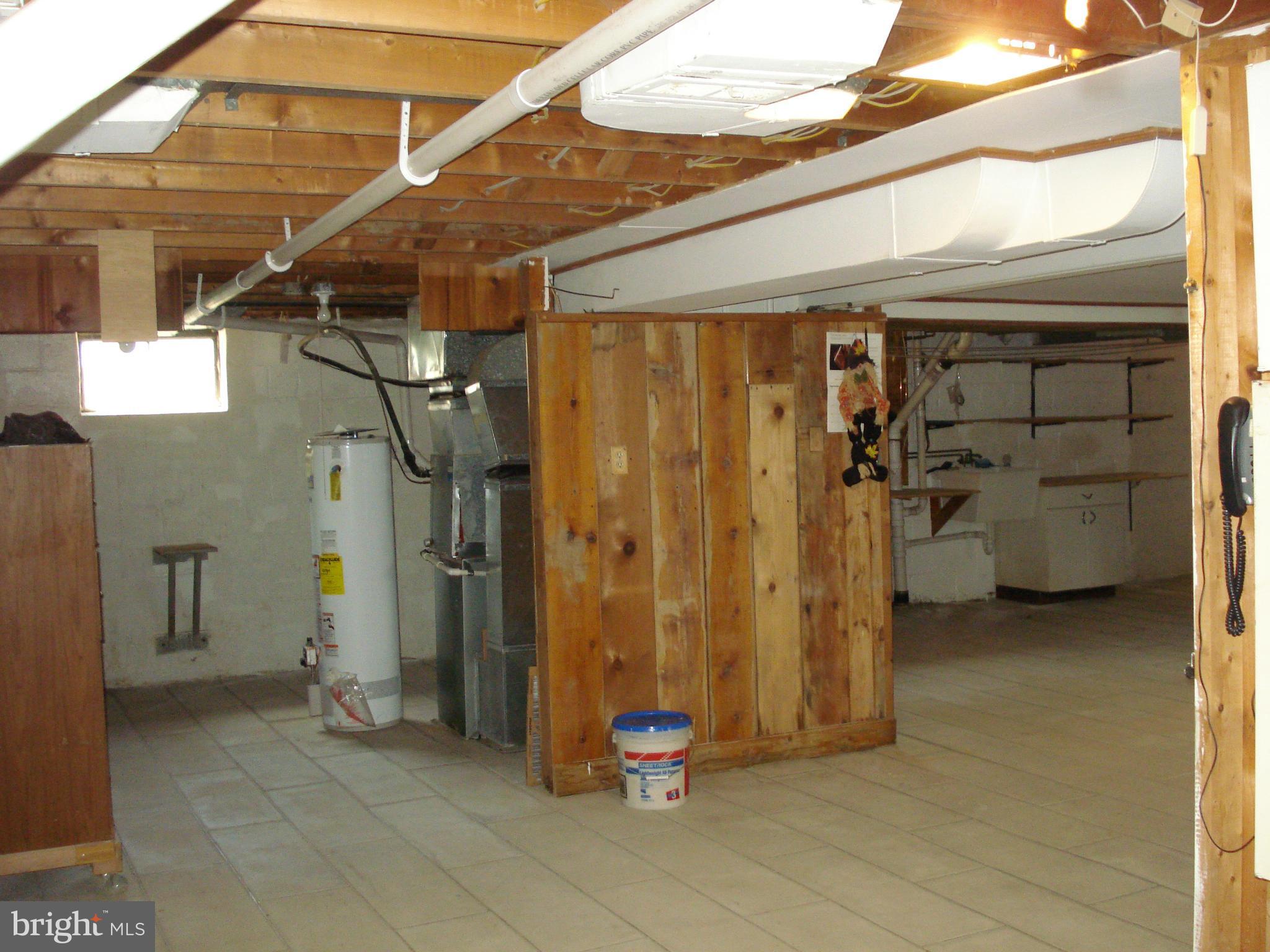 2459 Woodcroft Road Baltimore, MD 21234 - Photo 10 of 13 Interior (General)