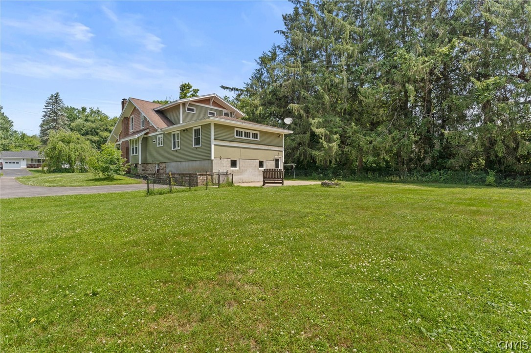 155 County Rte 24 Minetto, NY 13126 - Photo 4 of 41