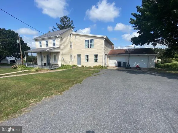 $2,150 | 887 Centerville Road, New Holland, PA 17557