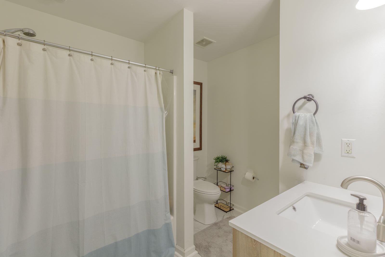 3778 Kellys Ferry Road Chattanooga, TN 37419 - Photo 21 of 32 Bathroom 2