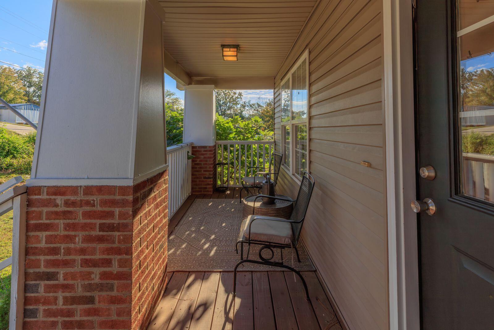 3778 Kellys Ferry Road Chattanooga, TN 37419 - Photo 31 of 32 Front Porch