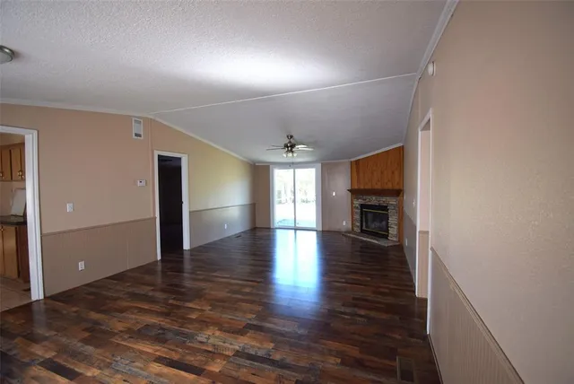 $1,000 | 6000 Spring Creek Parkway, Unit 7, Malakoff, TX 75148