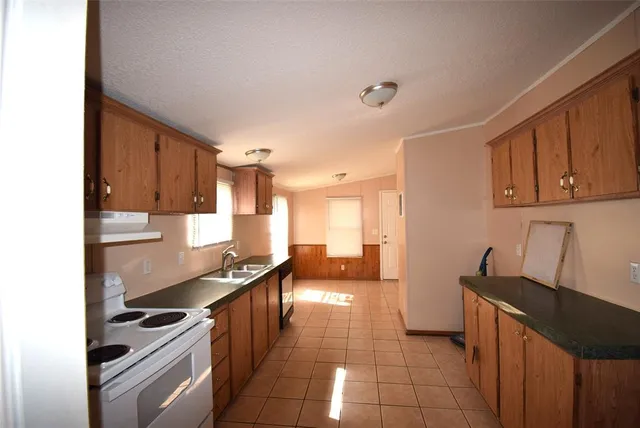 $1,000 | 6000 Spring Creek Parkway, Unit 7, Malakoff, TX 75148