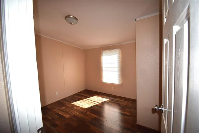 $1,000 | 6000 Spring Creek Parkway, Unit 7, Malakoff, TX 75148