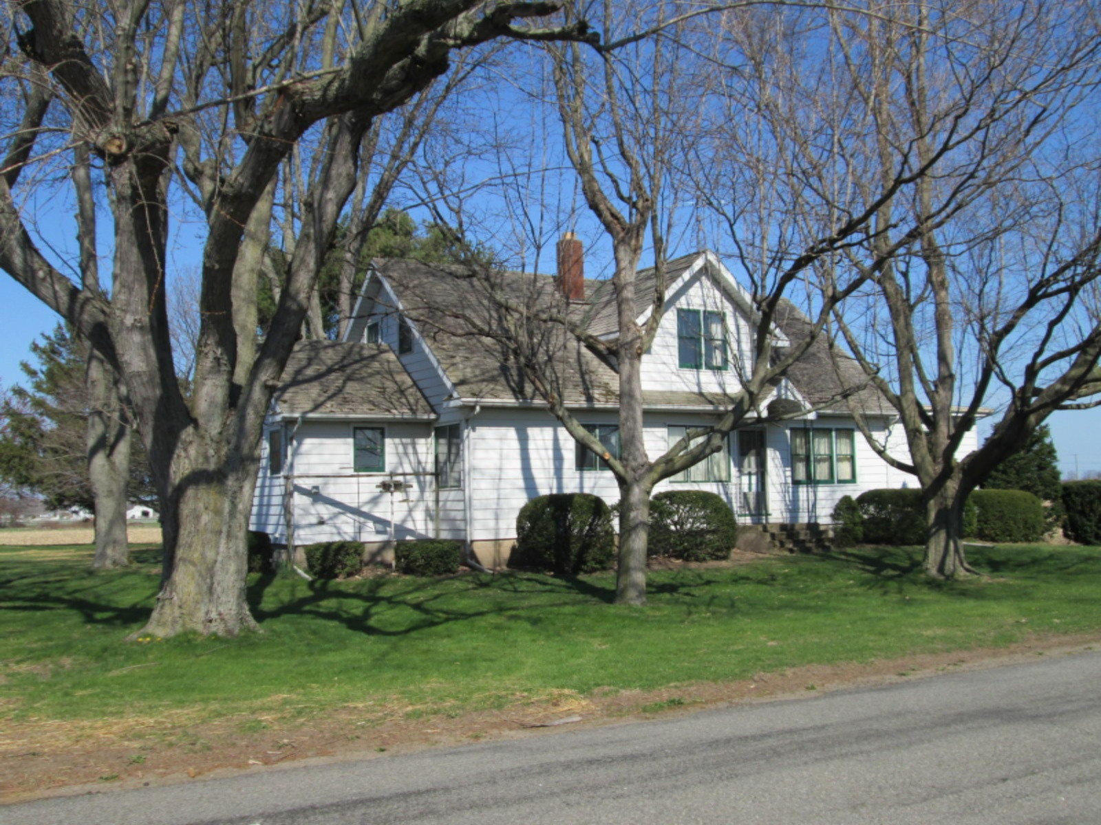 8456 Gray Road Baroda, MI 49101 - Photo 1 of 32 IMG_3572