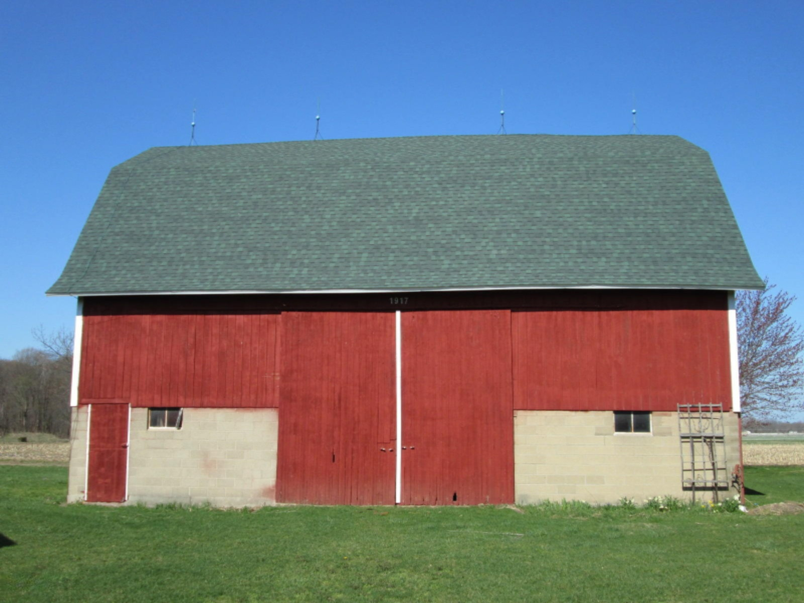 8456 Gray Road Baroda, MI 49101 - Photo 5 of 32 IMG_3578