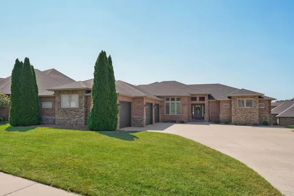 $649,000 | 3820 East Rosebrier Street, Springfield, MO 65809