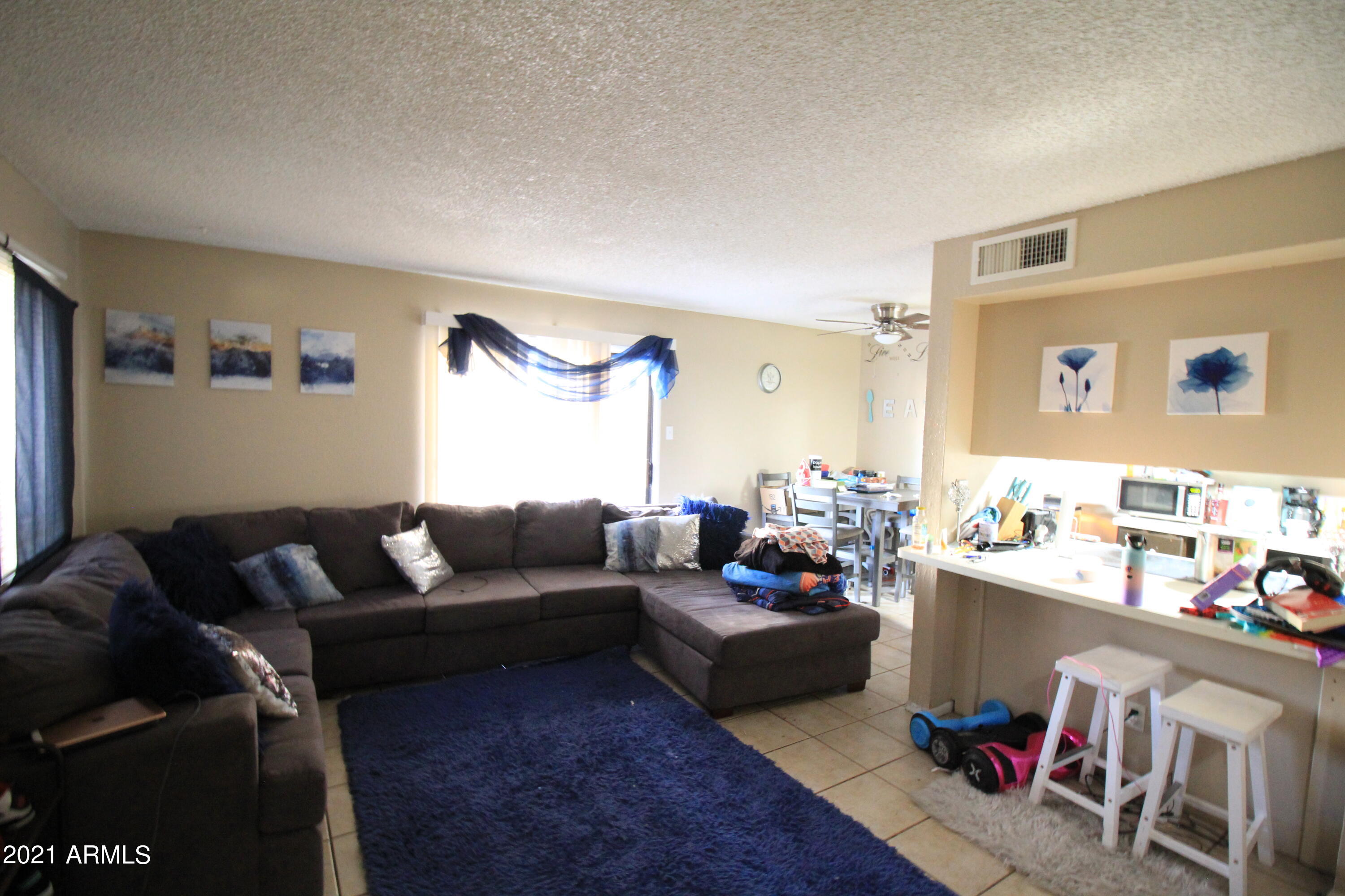3958 West Palomino Road Phoenix, AZ 85019 - Photo 3 of 11 Living / dining roomroom