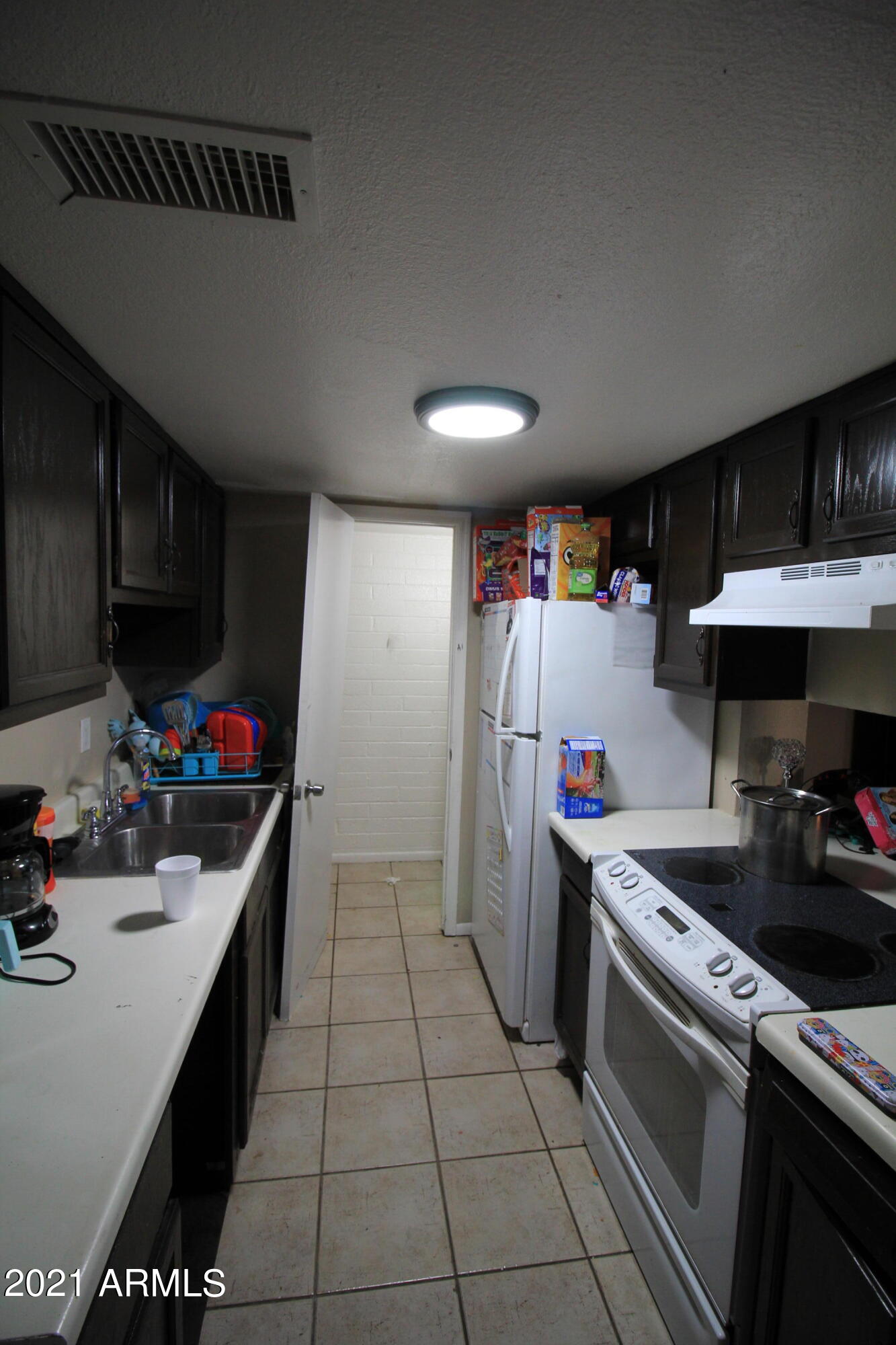 3958 West Palomino Road Phoenix, AZ 85019 - Photo 4 of 11 Kitchen