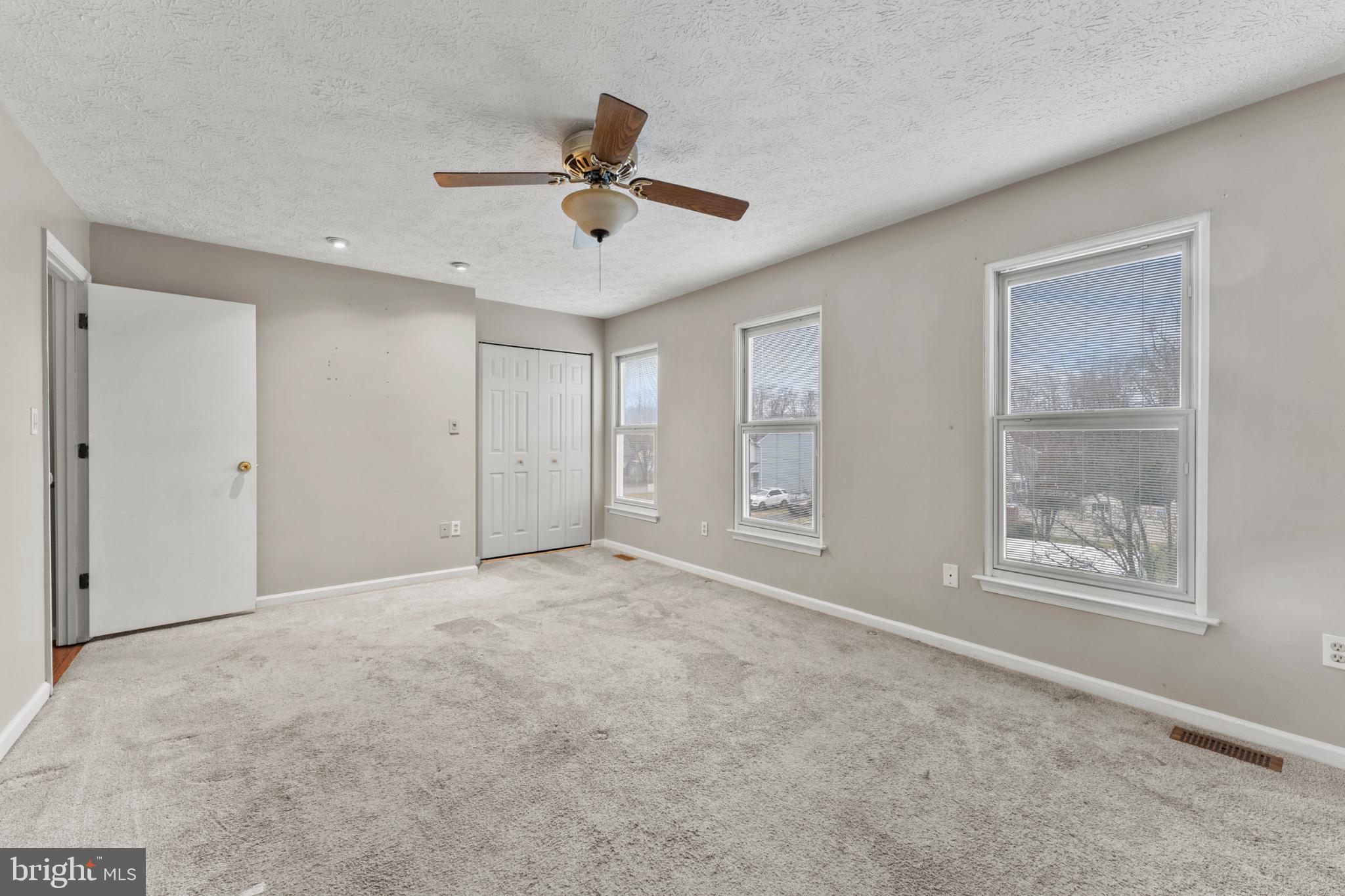 3189 Ebbtide Drive Edgewood, MD 21040 - Photo 19 of 33 Spacious room with natural light and charm.