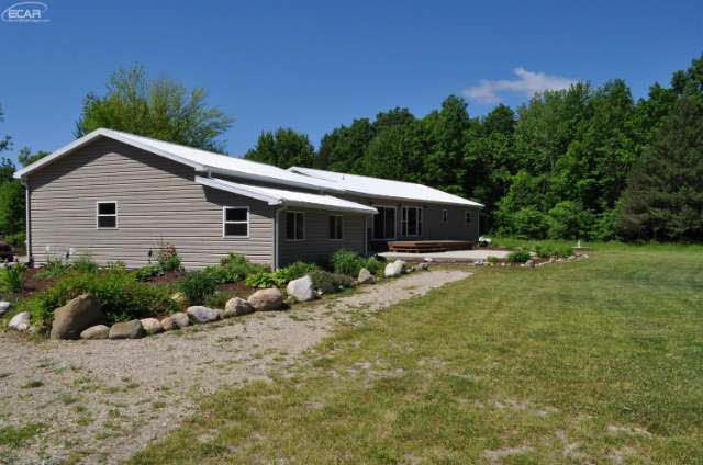 11154 West Frances Road Flushing, MI 48433 - Photo 46 of 67 21174052-45.JPG