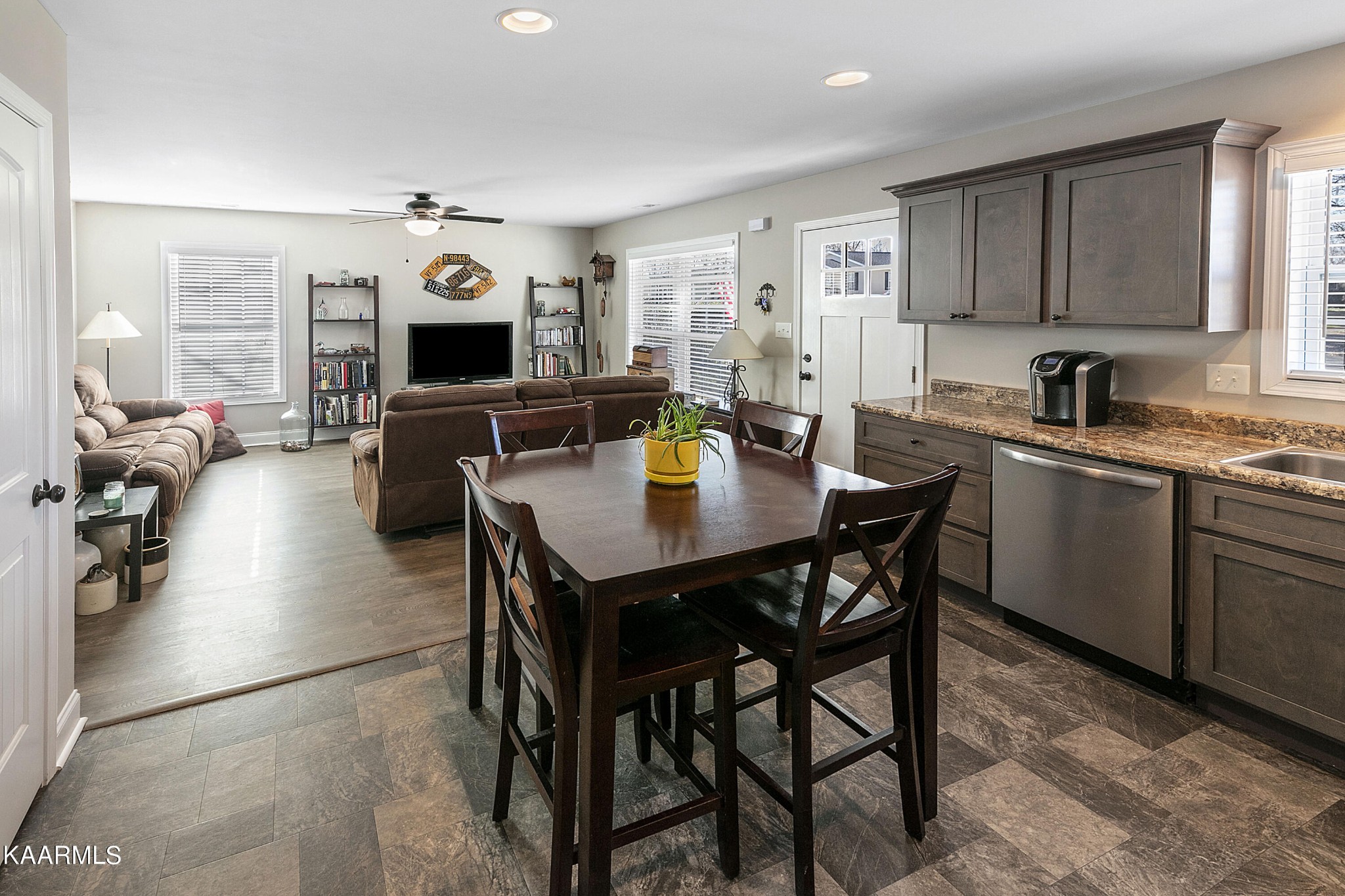 129 West Howe Street Alcoa, TN 37701 - Photo 8 of 17 Gallery Image 8