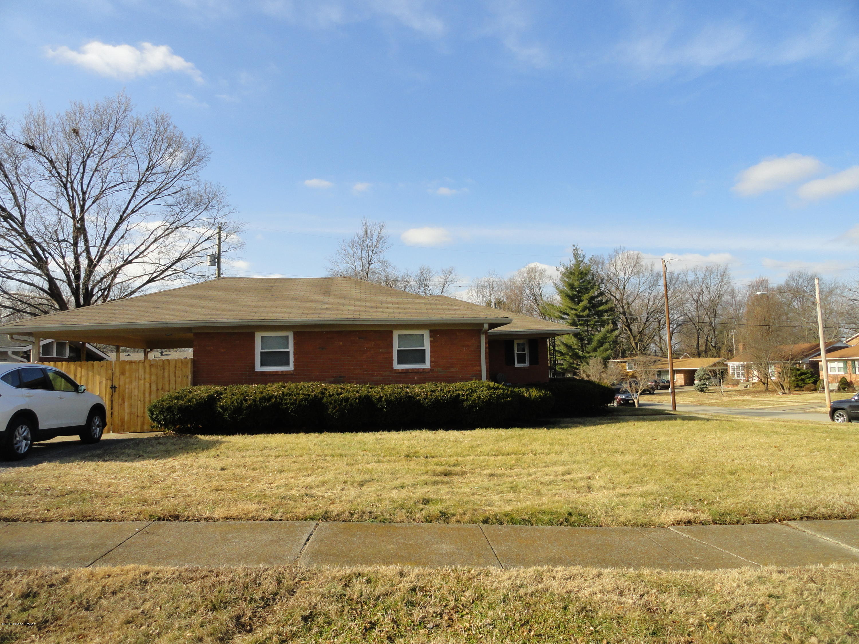 3729 Chatham Road Louisville, KY 40218 - Photo 4 of 29 DSC03860