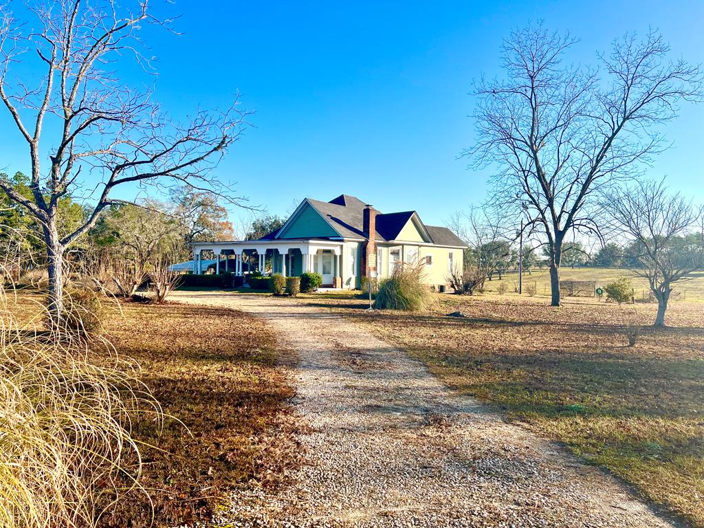 174 Clyde Howell Road Bainbridge, GA 39817 - Photo 2 of 41 Pulling onto circular drive