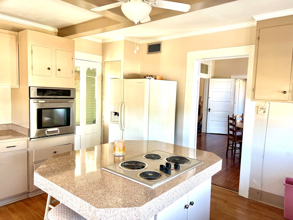 174 Clyde Howell Road Bainbridge, GA 39817 - Photo 24 of 41 Oven is new