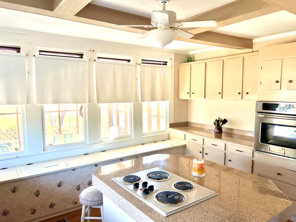 174 Clyde Howell Road Bainbridge, GA 39817 - Photo 25 of 41 Window Seating with Storage