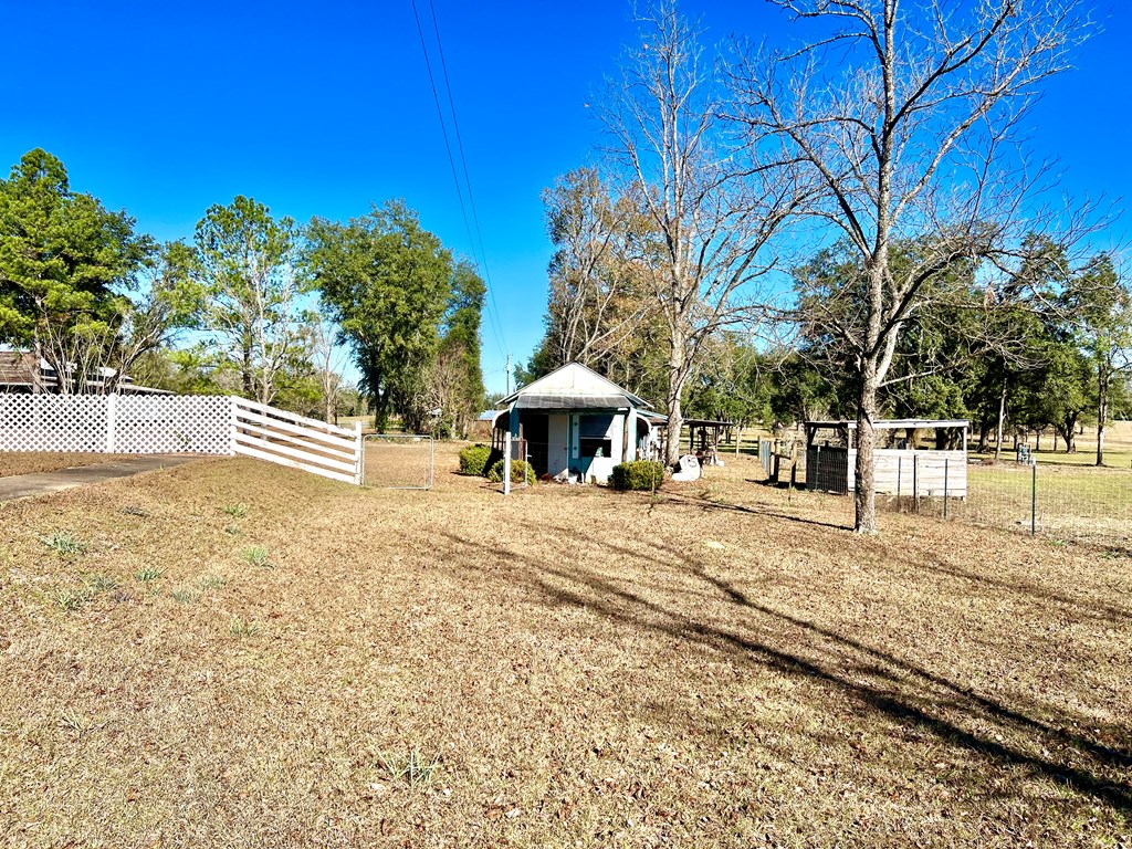 174 Clyde Howell Road Bainbridge, GA 39817 - Photo 33 of 41 12x12 Utility Building