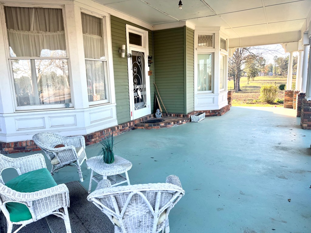 174 Clyde Howell Road Bainbridge, GA 39817 - Photo 5 of 41 Front Porch