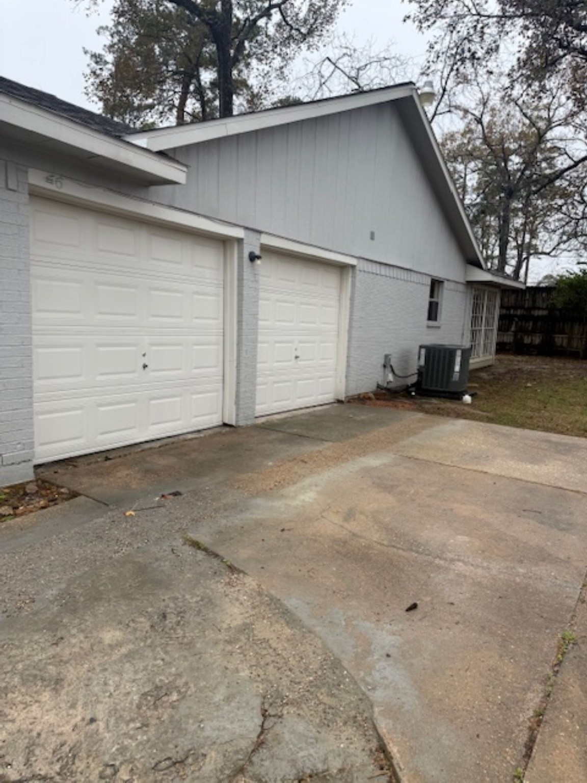19103 Shay Lane Humble, TX 77346 - Photo 3 of 18 a view of a garage