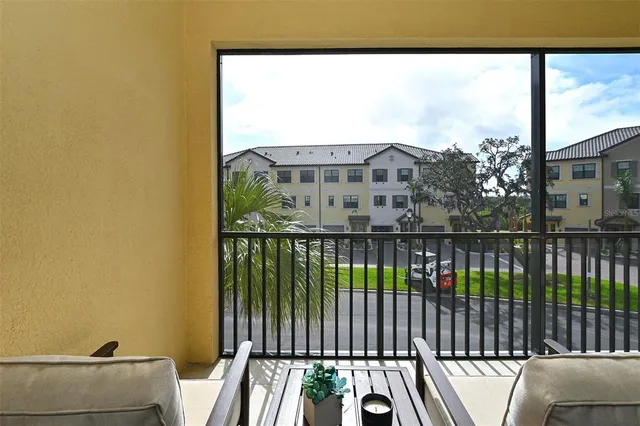 $599,000 | 5560 Cannes Circle, Unit 3106, Sarasota, FL 34231