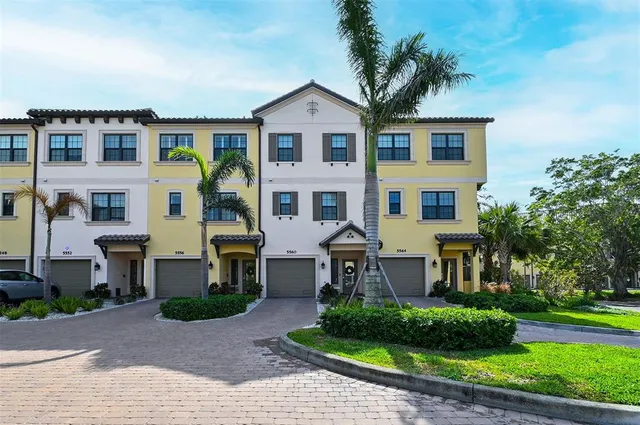 $599,000 | 5560 Cannes Circle, Unit 3106, Sarasota, FL 34231