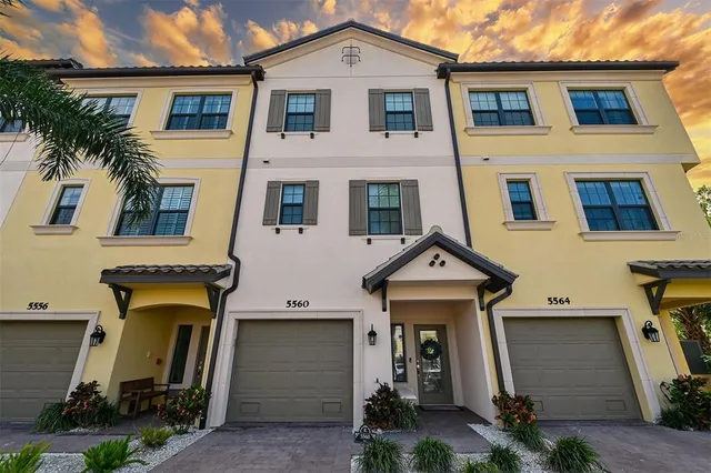 $599,000 | 5560 Cannes Circle, Unit 3106, Sarasota, FL 34231