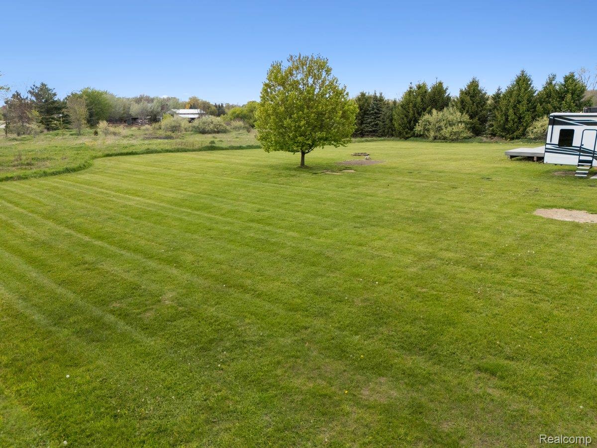 2381 Burke Road Fowlerville, MI 48836 - Photo 28 of 31 Nice Backyard