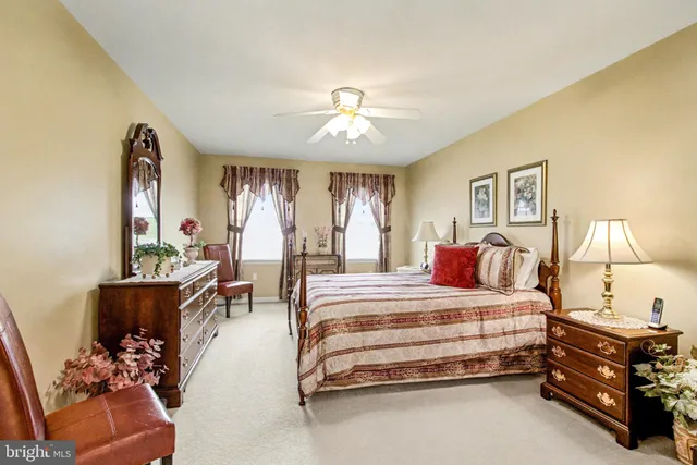 $575,000 | 5940 Huntington Cmns, Enola, PA 17025