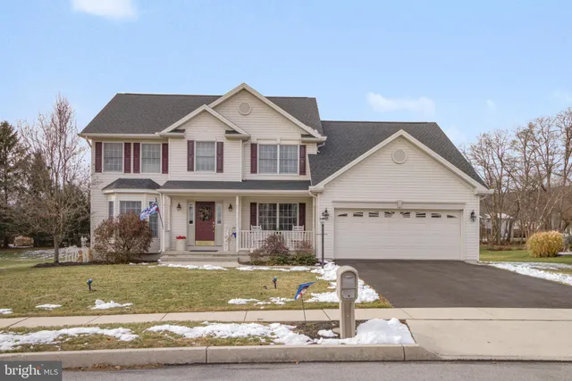 $575,000 | 5940 Huntington Cmns, Enola, PA 17025